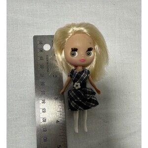 Hasbro Littlest Pet Shop LPS Blythe Blonde Doll Buckles & Bows With Outfit 2010